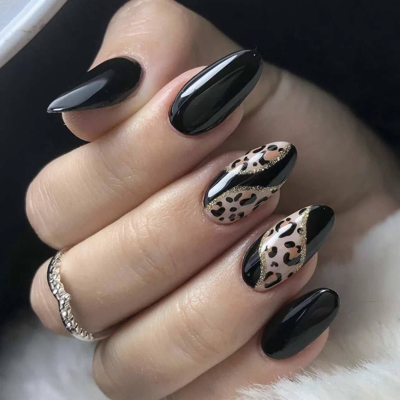 Hear Me Roar 24 Piece Nails